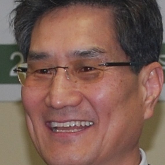 Dr. Benjamin  Bae