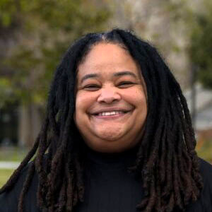 Dr. Tracey  Salisbury